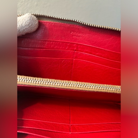 AUTHENTIC PRADA Logo Plate Punching Leather Zip Around Long Wallet Red - Picture 6 of 9